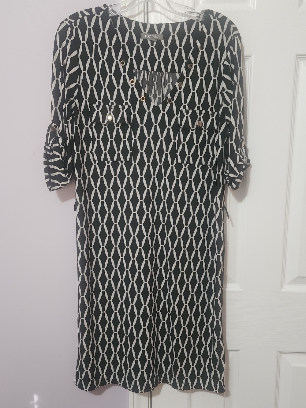 Roz & Ali Black and White Geometric Midi Dress
